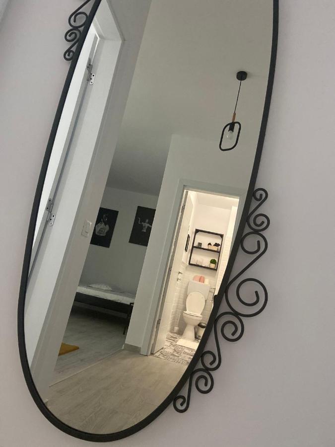 Apartamento Garsoniera In Complex Rezidential Bucarest Exterior foto